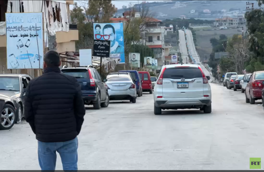 مراسلنا: سكان قرى جنوب لبنان يحتشدون في محاولة للعودة إلى قراهم (فيديو)