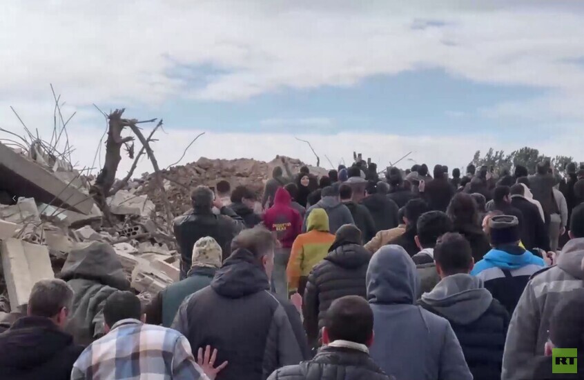 المشاهد الأولى لدخول أهالي بلدة مارون الراس