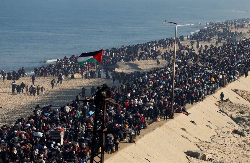 أكثر من 300 ألف نازح تمكنوا اليوم من العودة لشمال قطاع غزة