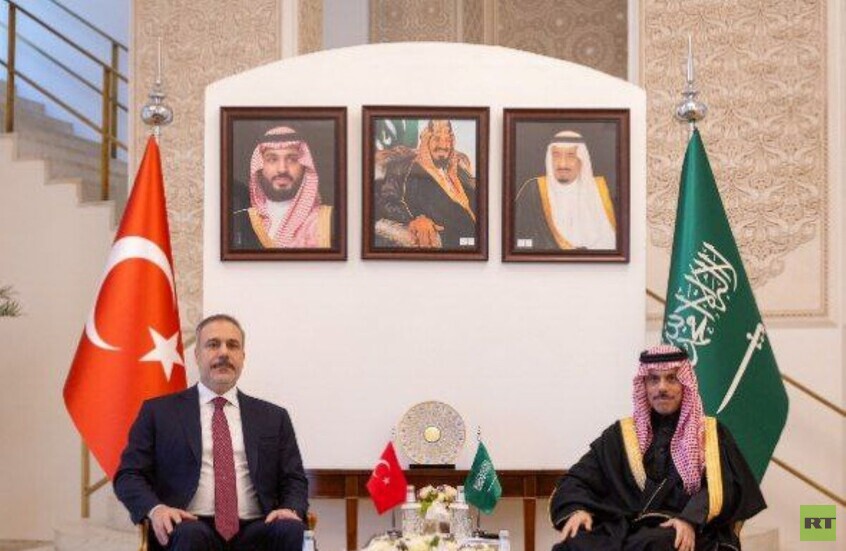 هاكان يلتقي نظيره السعودي في الرياض