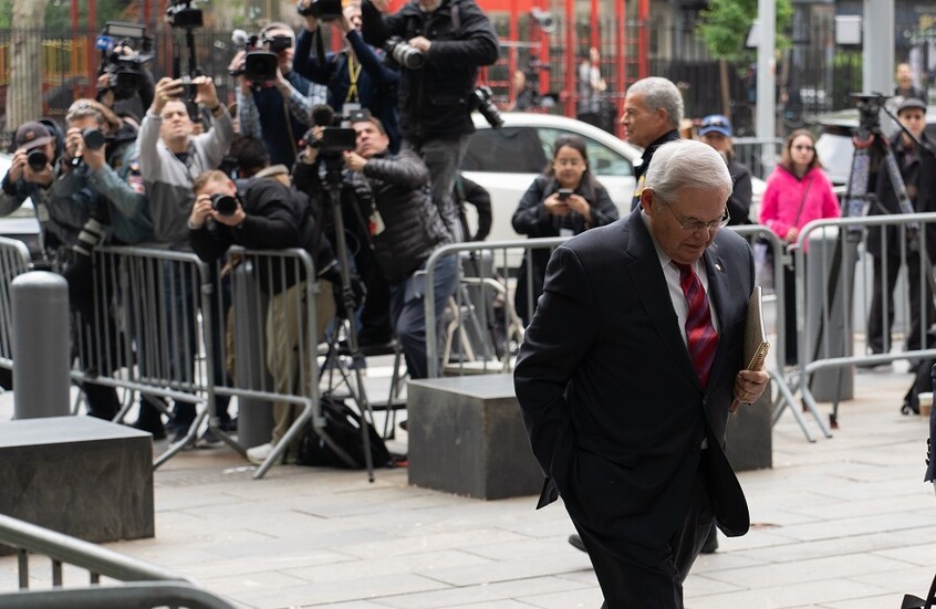 قاض أمريكي يعتزم الحكم بسجن السيناتور السابق مينينديز 15 عاما بسبب عمله لصالح دولة عربية