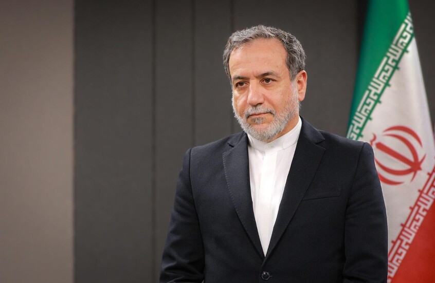 عراقجي يبحث البرنامج النووي الإيراني مع غروسي والوزير البريطاني