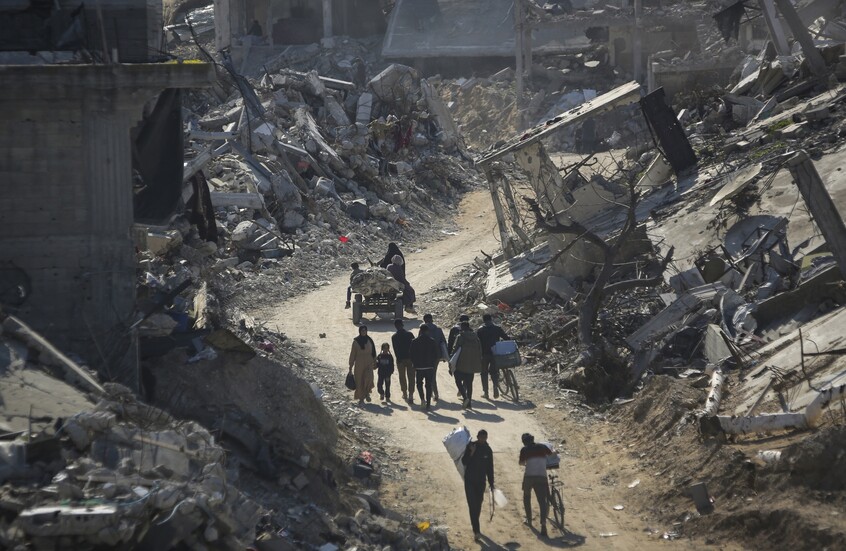 "حماس" لإسرائيل: أعطونا آليات لرفع الأنقاض حتى نعطيكم رفات مواطنيكم