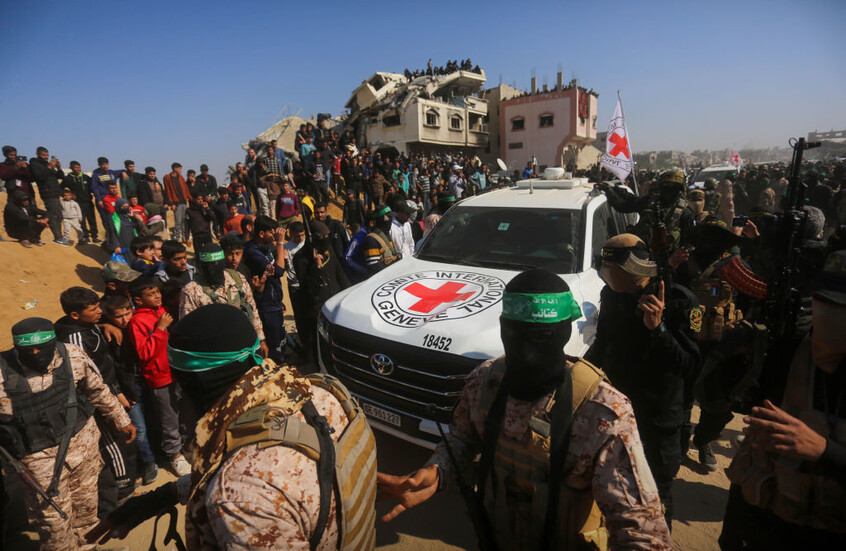 الصليب الأحمر يدعو إلى عمليات نقل 