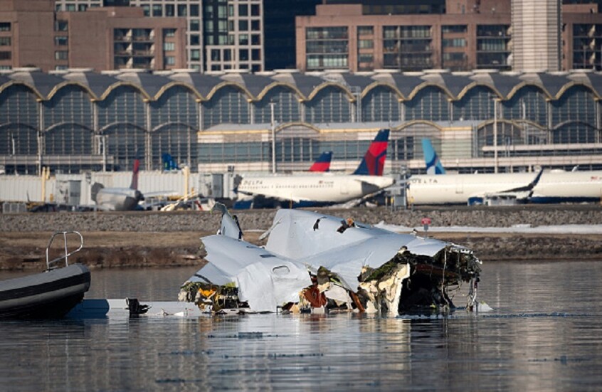 الكشف عن 3 حوادث تقارب جوي سبقت كارثة اصطدام الطائرتين في واشنطن
