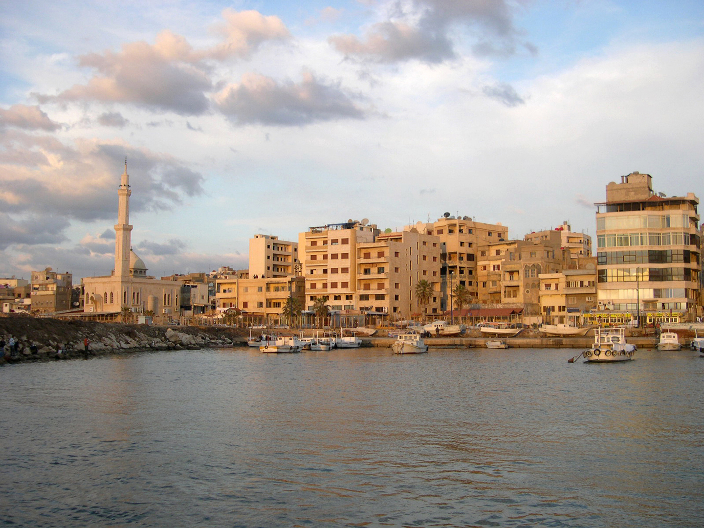 سوريا.. وحدة "دعم الاستقرار" تعقد جلسة حوارية في طرطوس حول تعزيز السلم الأهلي