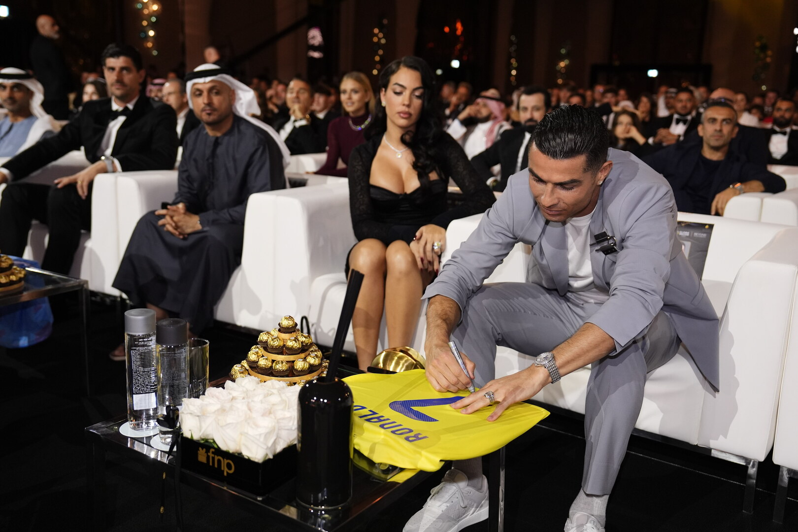 العرض "المجنون".. حقيقة امتلاك رونالدو أسهما في نادي النصر السعودي