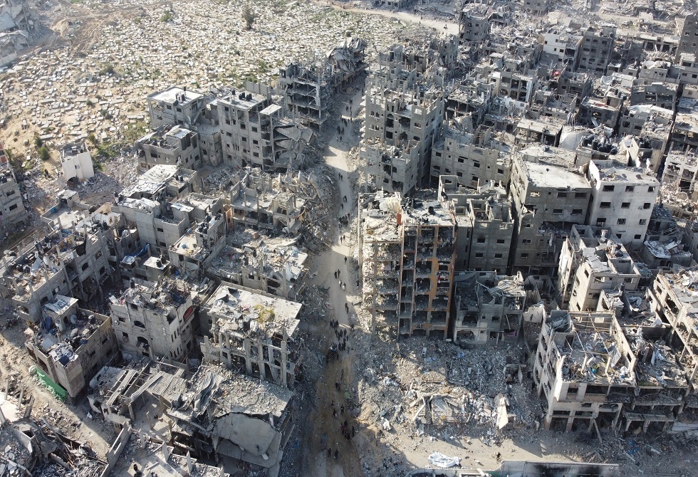 حصيلة جديدة لضحايا القصف الإسرائيلي على غزة مع استمرار عمليات انتشال جثث القتلى من تحت الأنقاض