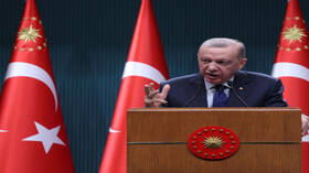 أردوغان: إما أن يدفن الإرهابيون أسلحتهم أو أن يدفنوا معها