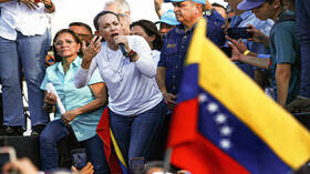 زعيمة المعارضة الفنزويلية تدعو أنصارها إلى التظاهر "لإجبار مادورو على التنحي"