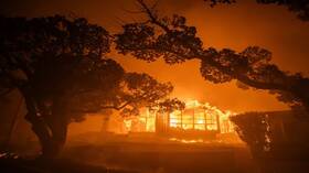 شرطة لوس أنجلوس تعتقل شخصا يشتبه بضلوعه في إشعال الحريق