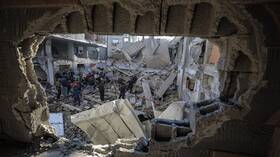 "يسرائيل هيوم": أيام حاسمة بشأن صفقة الأسرى المنتظرة ربما تقود إلى نهاية الحرب في غزة