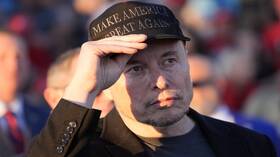 "أرسل عملاء لنسف الانتخابات الأمريكية".. ماسك يهاجم ستارمر مجددا