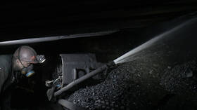 رويترز: أوكرانيا تغلق منجما في كراسنوارميسك وتجلي عماله بسبب تقدم القوات الروسية