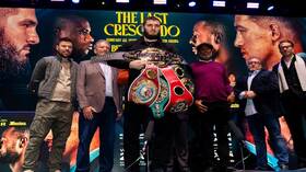 شاهد.. 80 ثانية من نظرات التحدي قبل 39 يوما من المواجهة "الثأرية" المرتقبة في السعودية