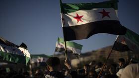 "الجنرال" يثير جدلا بتغريدة عن "حيتان الاقتصاد" الداعمين لعائلة الأسد ومكان تواجدهم