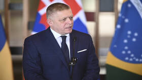 رئيس وزراء سلوفاكيا: لا أريد أن أكون خادما لزيلينسكي