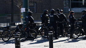 السلطات الأمريكية تبدأ عمليات اعتقال المهاجرين غير الشرعيين