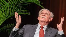 وصفه بـ"الغبي".. ترامب يسحب الحماية من بولتون متهما إياه بـ"تفجير الشرق الأوسط"