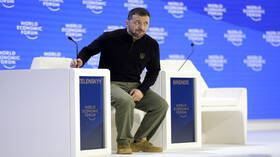 زيلينسكي يتهم الغرب بالنفاق بشأن عضوية أوكرانيا بـ"الناتو"