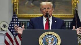 ترامب يوقع أمرا تنفيذيا لوقف عبور المهاجرين عبر الحدود الجنوبية للولايات المتحدة