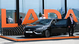 "سنعمل على ذلك بالتأكيد".. بوتين يحث على استبدال ماركات التكسي الأجنبية بسيارات روسية