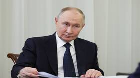 بوتين: أي تفاوض مع أوكرانيا الآن لن يكون شرعيا وعلى كييف إلغاء المرسوم حول حظر التفاوض