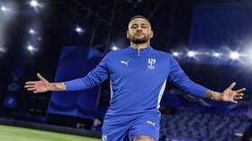 سانتوس يكرم نيمار بمنحه قميص "الملك"