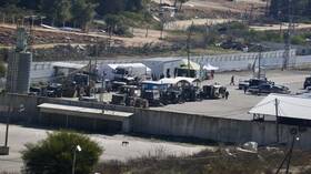 فيديوهات.. موكب الأسرى الفلسطينيين المحررين يخرج من سجن عوفر ويخترق شوارع بيتونيا