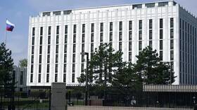 السفارة الروسية في واشنطن: نعرب عن تعازينا بضحايا حادثة الطائرة ونترقب معلومات حول الضحايا الروس