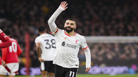 وزير الرياضة السعودي يشيد بمحمد صلاح ويحسم الجدل حول انضمامه لدوري روشن