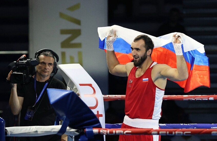 الروسي مسلم حجي-محمدوف يهزم "الصخرة"