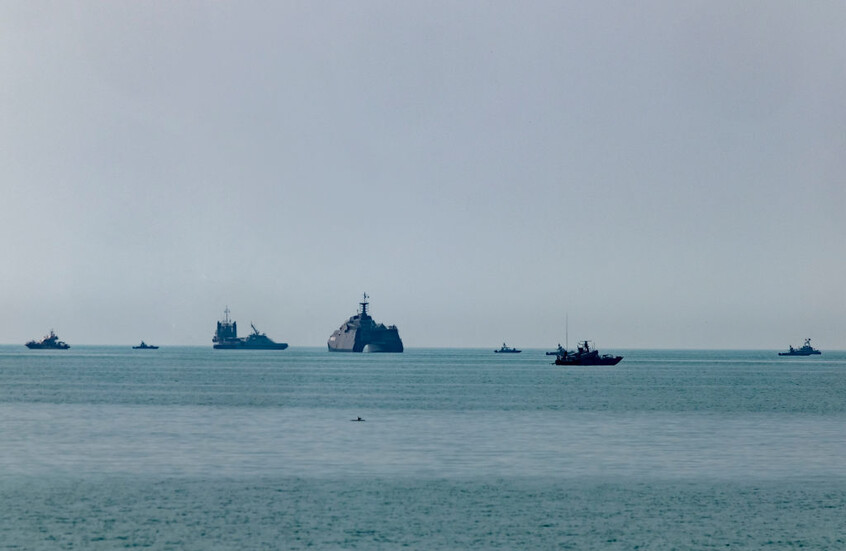 الحرس الثوري الإيراني يكشف عن صاروخ كروز البحري بمدى يتجاوز الألف كيلومتر (فيديو)