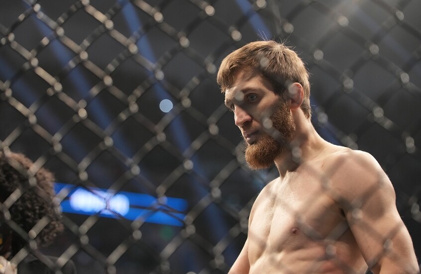 السعودية.. المقاتل الروسي سعيد نورمحمدوف يسقط أمام فينيسيوس (فيديو)