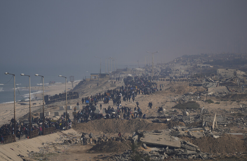 مسيّرات إسرائيلية تستهدف مخيم النصيرات