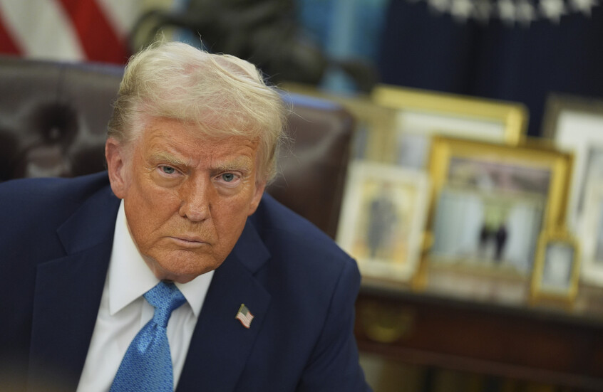 ترامب وزوجته ونائبه "يرثون" حسابات أسلافهم على السوشيال ميديا