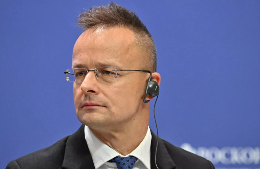 سيارتو يحمل الاتحاد الأوروبي وأورسولا فون دير لاين مسؤولية وضع اقتصاد أوروبا الكارثي