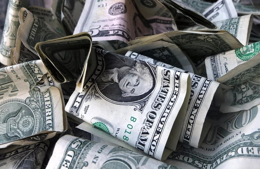 وزير الخزانة الأمريكي: قد تحاول دول "بريكس" التخلي عن الدولار