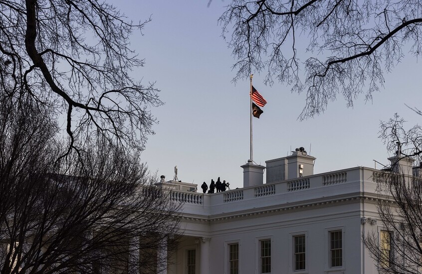 قاض أمريكي يجمد مؤقتا خطة ترامب لتشجيع موظفي الحكومة الاتحادية على الاستقالة