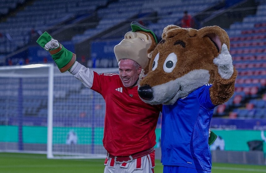 صخرة دفاع ليفربول السابق كاراغر يكشف العامل الوحيد المهدد لفوزه بالدوري