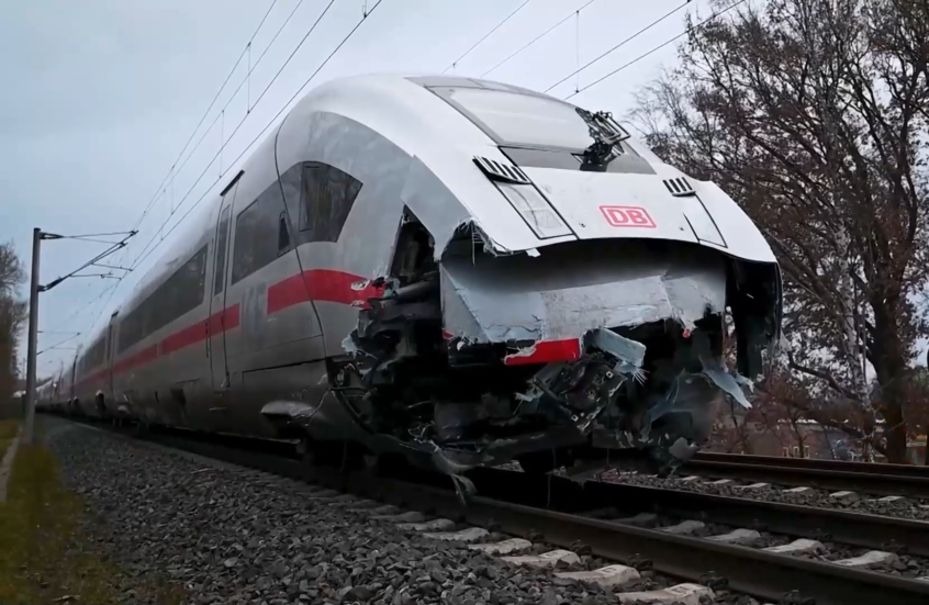 قتيل على الأقل و12 جريحا في اصطدام قطار فائق السرعة بشاحنة في ألمانيا