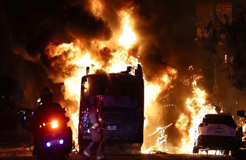 المكسيك.. مقتل 38 شخصا في حادث اصطدام بين شاحنة وحافلة ركاب (صور+ فيديو)