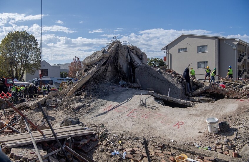 ألمانيا.. انهيار مبنى في ولاية بادن-فورتمبرغ ومحاولات إنقاذ شخص عالق تحت الأنقاض