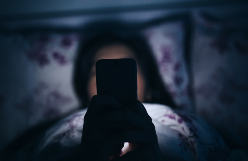 الحل السحري للاكتئاب وقلة التركيز.. أسبوعان من دون انترنت