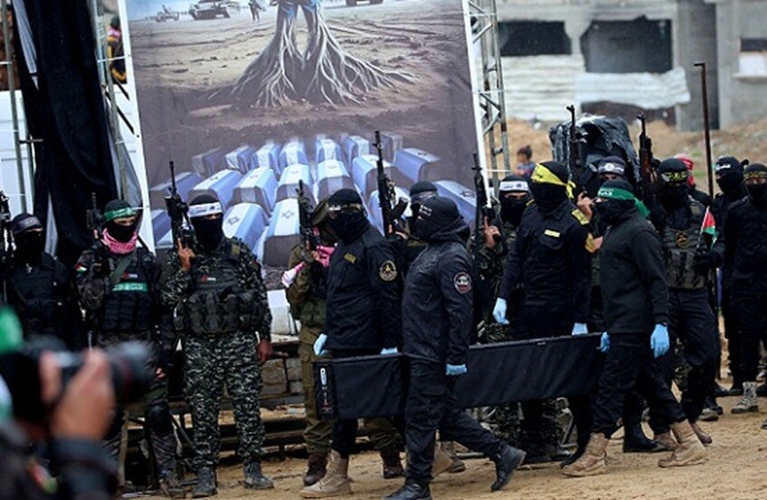 "المجاهدين" الفلسطينية تؤكد رفضها مزاعم الجيش الإسرائيلي حول ظروف مقتل عائلة بيباس