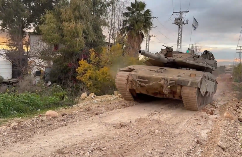 الدبابات الإسرائيلية تتوغل في الضفة الغربية لأول مرة منذ أكثر من 20 عاما