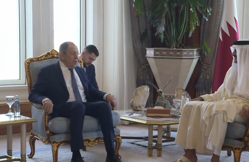 أمير قطر تميم بن حمد آل ثاني يستقبل وزير الخارجية الروسي سيرغي لافروف في الدوحة