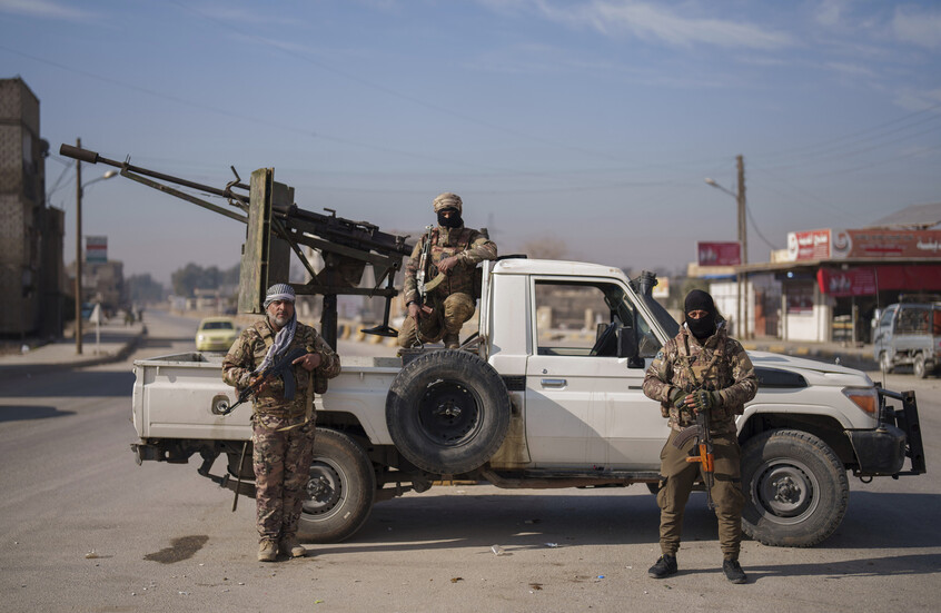 "تلفزيون سوريا": "قسد" تسيطر على مبنى محكمة في مدينة القامشلي