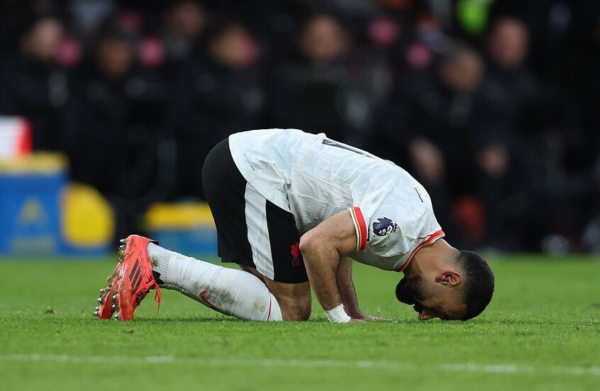 بعد ساعات من "رسالة الوداع".. تحول مفاجئ في موقف ليفربول من صلاح