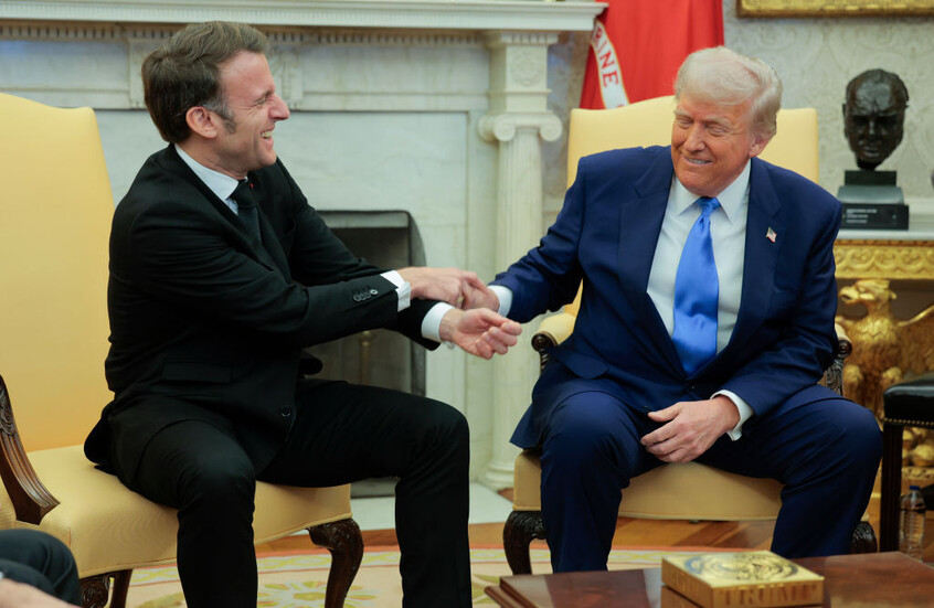 لغة الجسد.. لماذا يفضل الزعماء الغربيون لمس ترامب؟ (فيديو وصور)